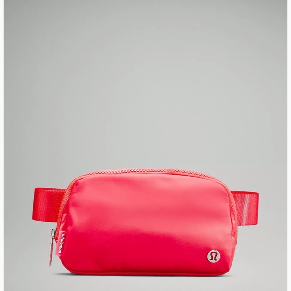 🌺🌺  Everywhere belt bag. 🌺🌺 - Picture 4 of 4